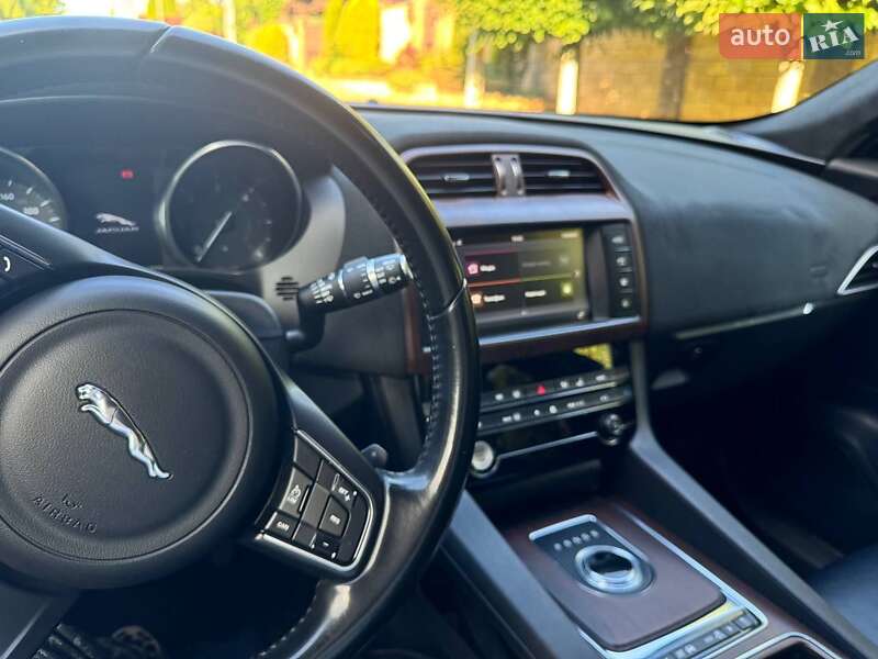 Позашляховик / Кросовер Jaguar F-Pace 2018 в Дніпрі фото 33 Позашляховик / Кросовер Jaguar F-Pace 2018 в Дніпрі