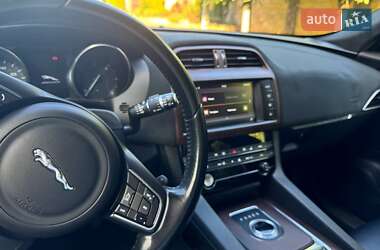 Внедорожник / Кроссовер Jaguar F-Pace 2018 в 
