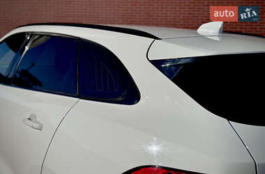 Внедорожник / Кроссовер Jaguar F-Pace 2017 в 
