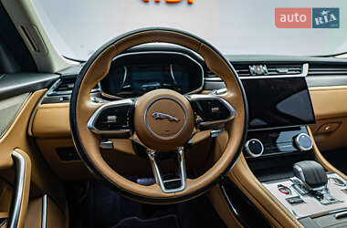 Внедорожник / Кроссовер Jaguar F-Pace 2021 в 