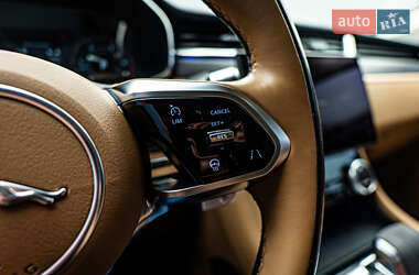 Внедорожник / Кроссовер Jaguar F-Pace 2021 в 