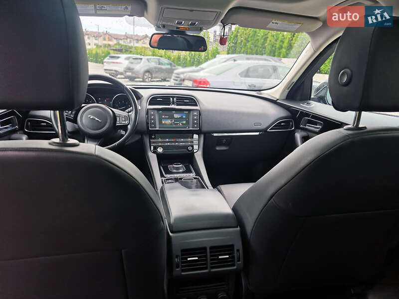 Внедорожник / Кроссовер Jaguar F-Pace 2017 в Ровно