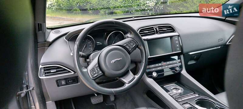 Внедорожник / Кроссовер Jaguar F-Pace 2016 в Киеве