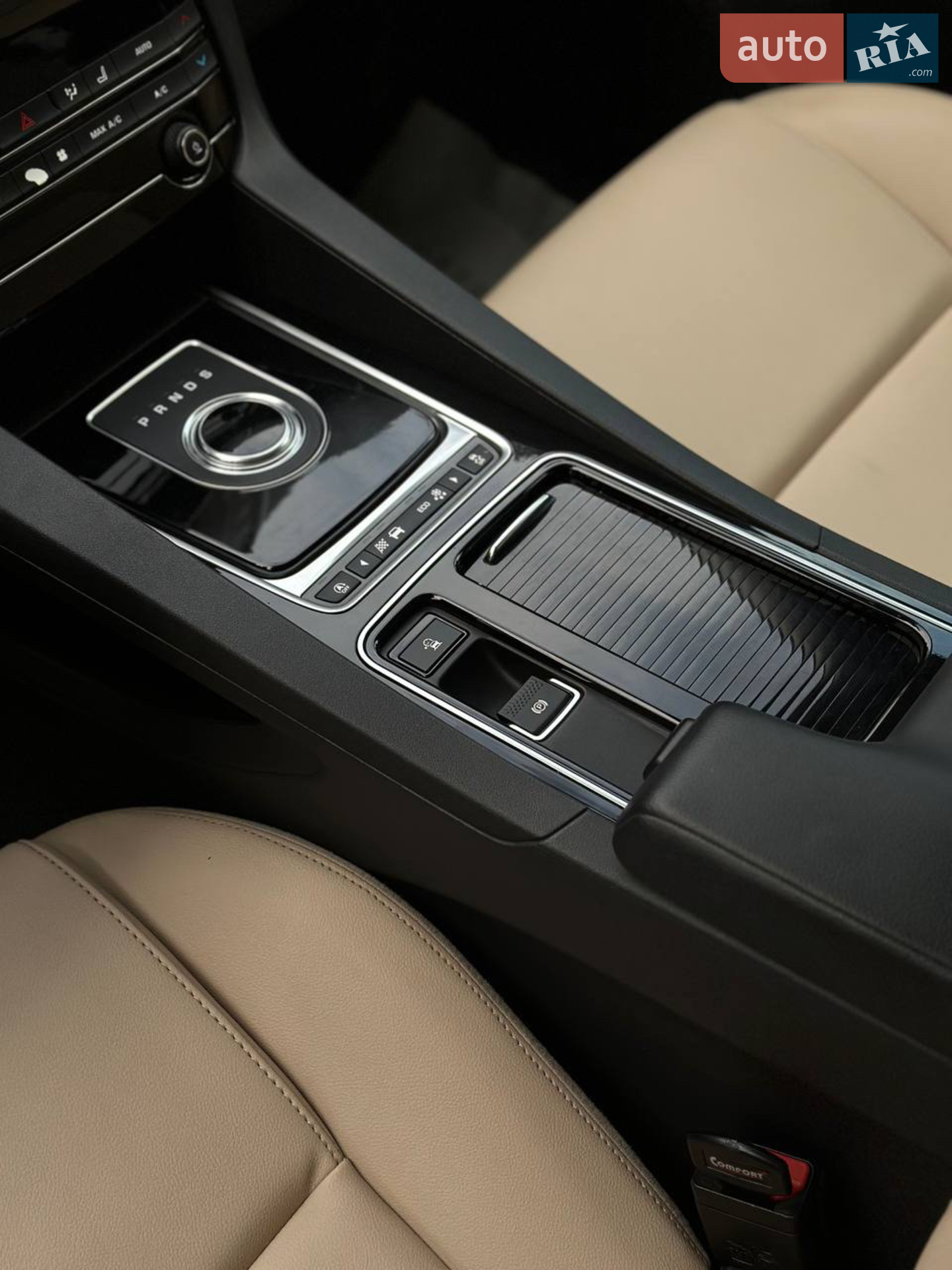 2017 Jaguar F-Pace - мініатюра 10