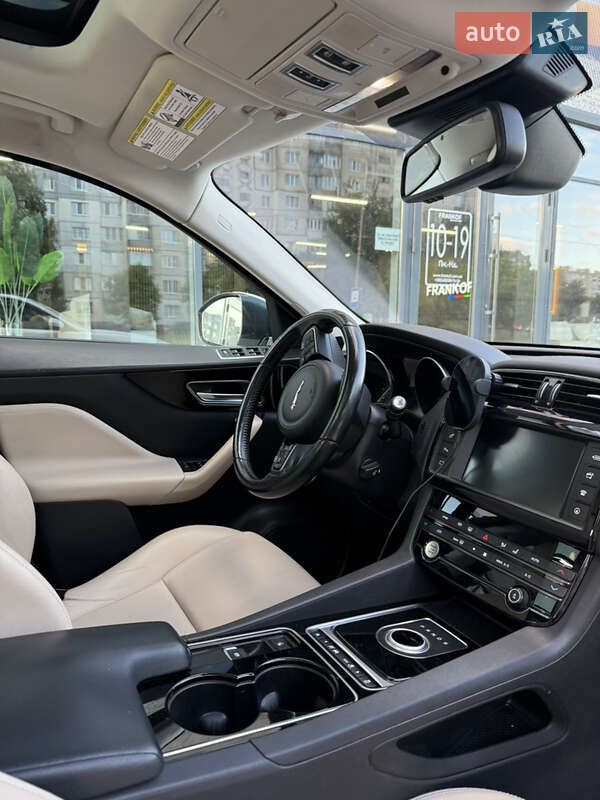 Позашляховик / Кросовер Jaguar F-Pace 2016 в Хмельницькому