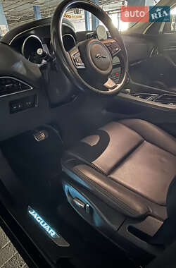Внедорожник / Кроссовер Jaguar F-Pace 2018 в 