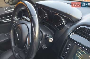 Внедорожник / Кроссовер Jaguar F-Pace 2018 в 