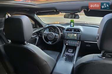 Внедорожник / Кроссовер Jaguar F-Pace 2018 в 