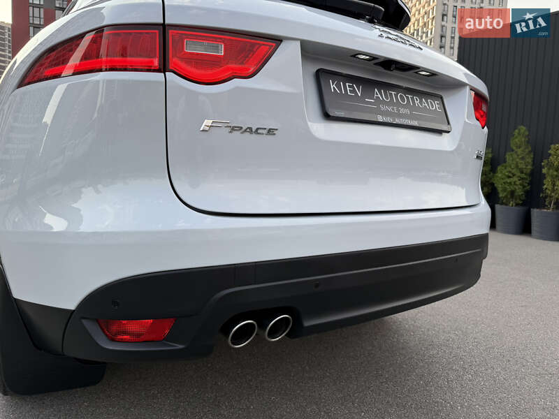Внедорожник / Кроссовер Jaguar F-Pace 2016 в Киеве