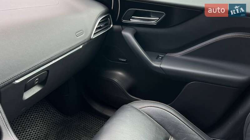 Позашляховик / Кросовер Jaguar F-Pace 2018 в Львові