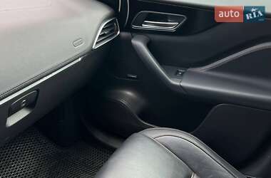 Внедорожник / Кроссовер Jaguar F-Pace 2018 в 