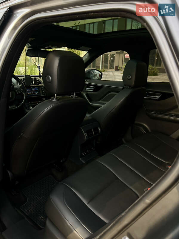 Позашляховик / Кросовер Jaguar F-Pace 2016 в Києві