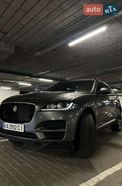 Позашляховик / Кросовер Jaguar F-Pace 2016 в 