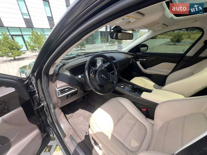 Позашляховик / Кросовер Jaguar F-Pace 2016 в Хмельницькому фото 7 Позашляховик / Кросовер Jaguar F-Pace 2016 в Хмельницькому
