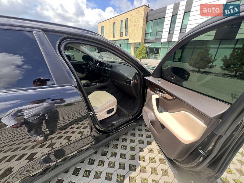 Позашляховик / Кросовер Jaguar F-Pace 2016 в Хмельницькому фото 13 Позашляховик / Кросовер Jaguar F-Pace 2016 в Хмельницькому