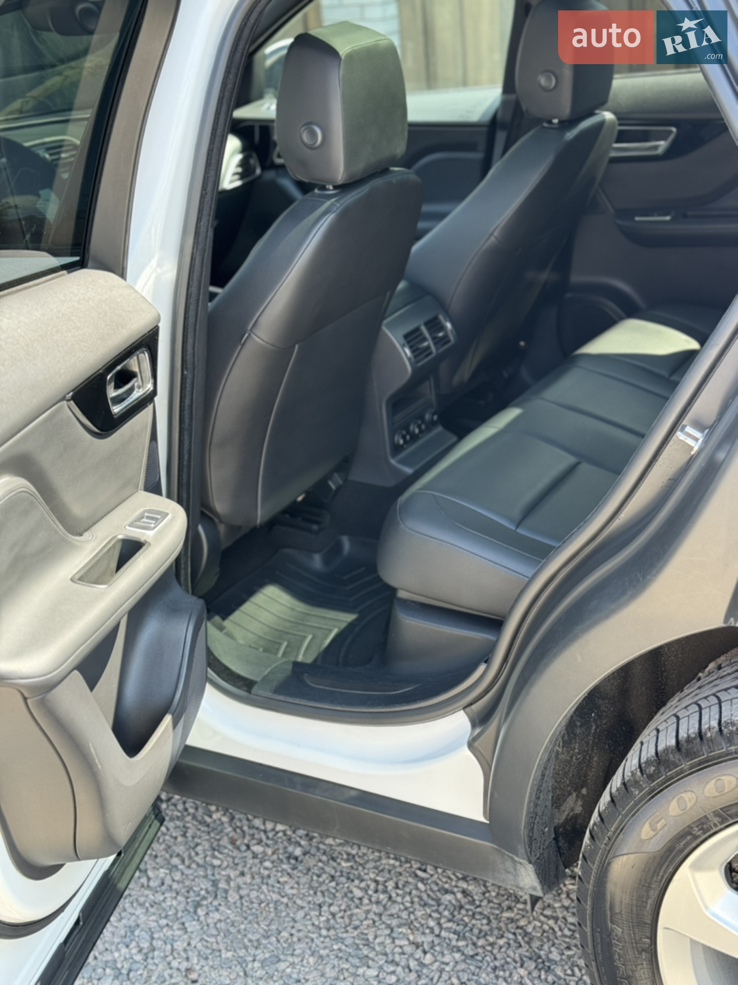 2018 Jaguar F-Pace - мініатюра 8