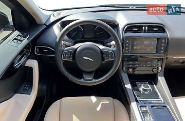 Внедорожник / Кроссовер Jaguar F-Pace 2018 в 