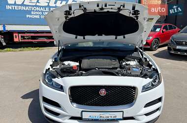 Внедорожник / Кроссовер Jaguar F-Pace 2018 в 