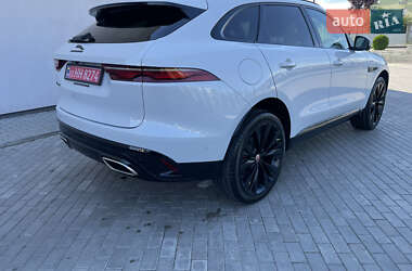 Внедорожник / Кроссовер Jaguar F-Pace 2021 в 
