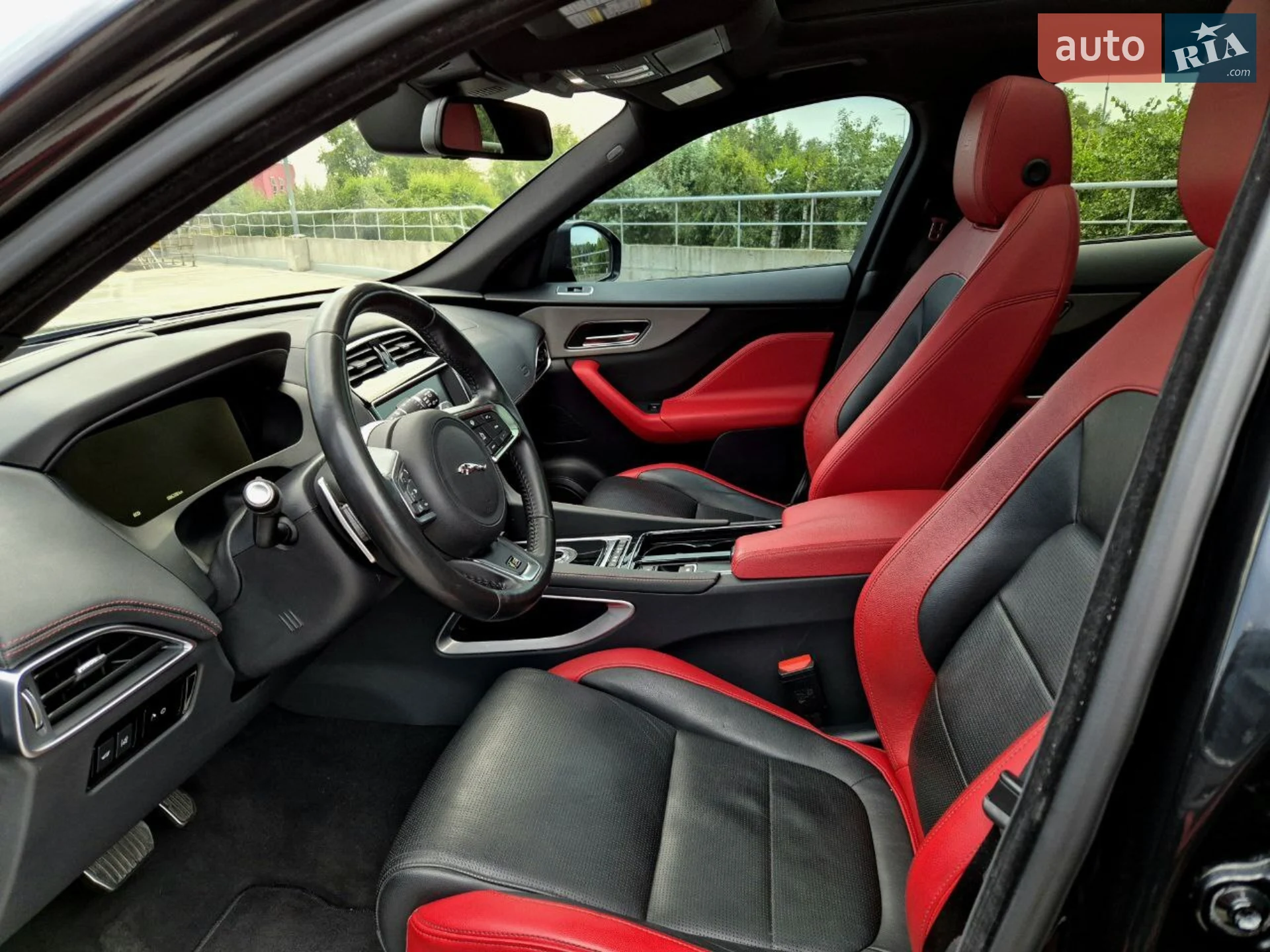2017 Jaguar F-Pace - мініатюра 13
