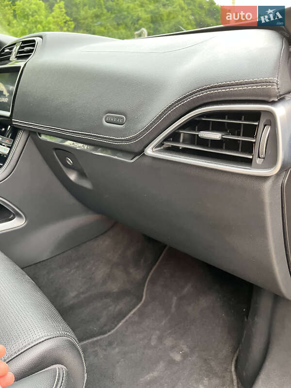 Позашляховик / Кросовер Jaguar F-Pace 2016 в Львові фото 35 Позашляховик / Кросовер Jaguar F-Pace 2016 в Львові