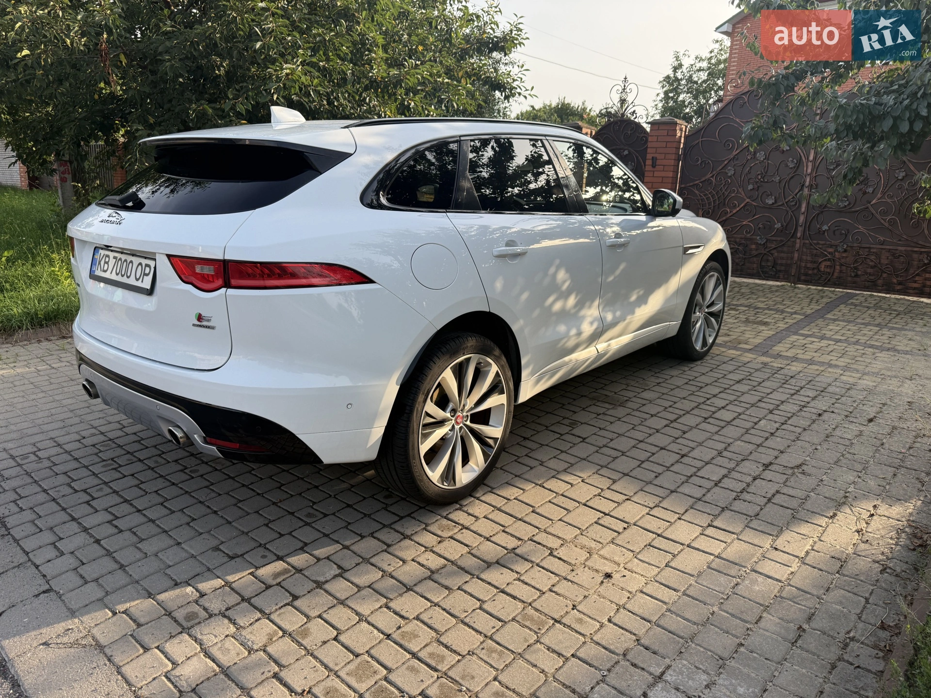 2017 Jaguar F-Pace - мініатюра 6