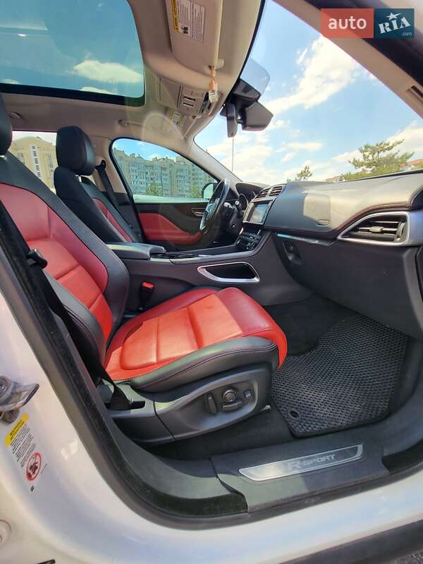 Позашляховик / Кросовер Jaguar F-Pace 2016 в Миколаєві