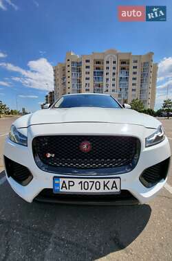 Позашляховик / Кросовер Jaguar F-Pace 2016 в 