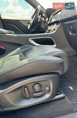 Внедорожник / Кроссовер Jaguar F-Pace 2016 в 