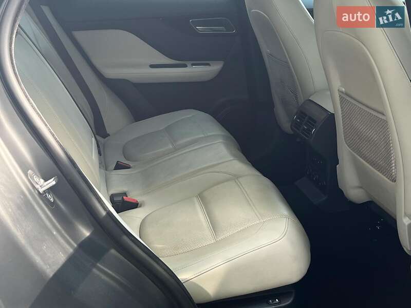 Позашляховик / Кросовер Jaguar F-Pace 2018 в Києві