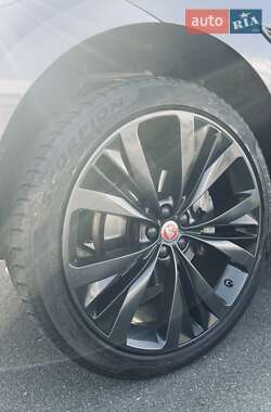 Позашляховик / Кросовер Jaguar F-Pace 2017 в 