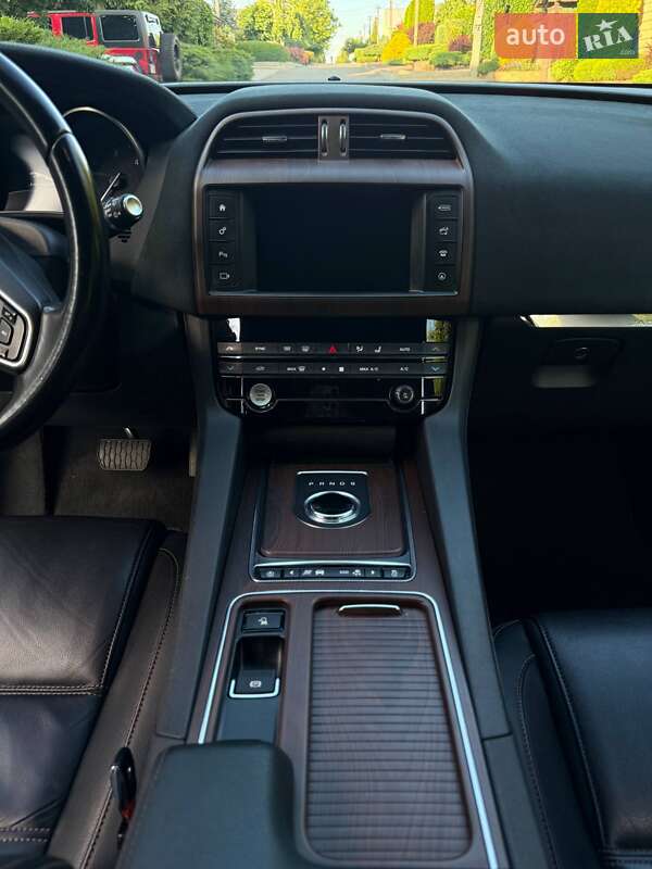 Позашляховик / Кросовер Jaguar F-Pace 2018 в Дніпрі фото 4 Позашляховик / Кросовер Jaguar F-Pace 2018 в Дніпрі