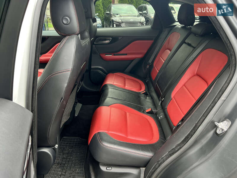 Внедорожник / Кроссовер Jaguar F-Pace 2017 в Нововолынске