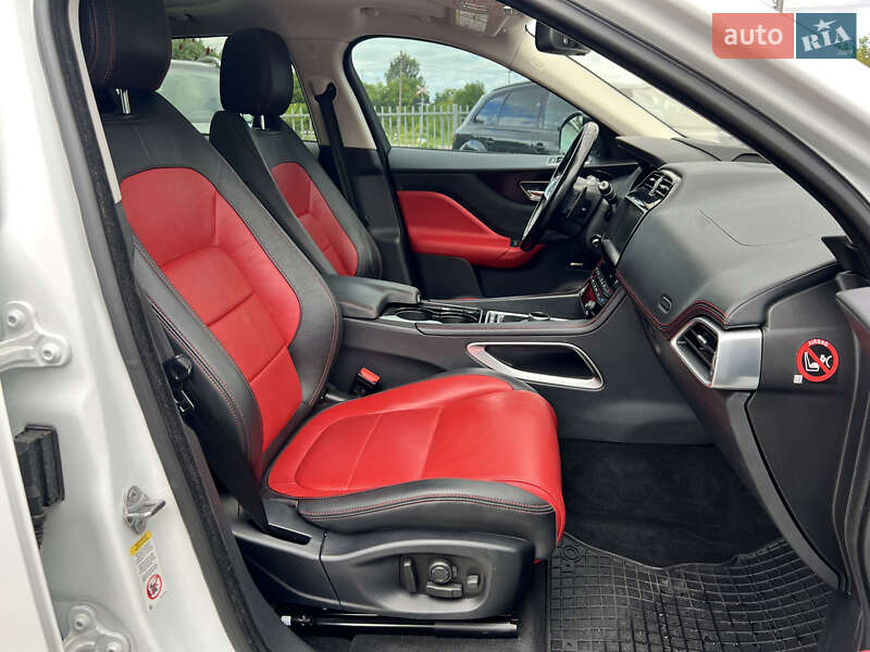 Внедорожник / Кроссовер Jaguar F-Pace 2017 в Нововолынске