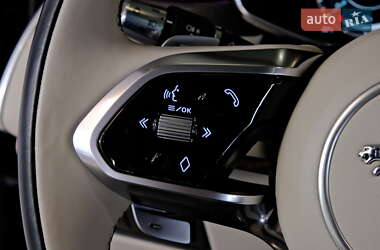 Внедорожник / Кроссовер Jaguar F-Pace 2021 в 