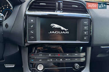 Внедорожник / Кроссовер Jaguar F-Pace 2016 в 