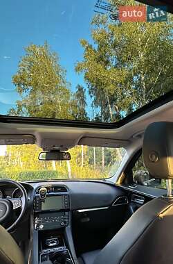 Внедорожник / Кроссовер Jaguar F-Pace 2017 в 