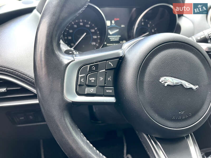 Внедорожник / Кроссовер Jaguar F-Pace 2019 в Киеве