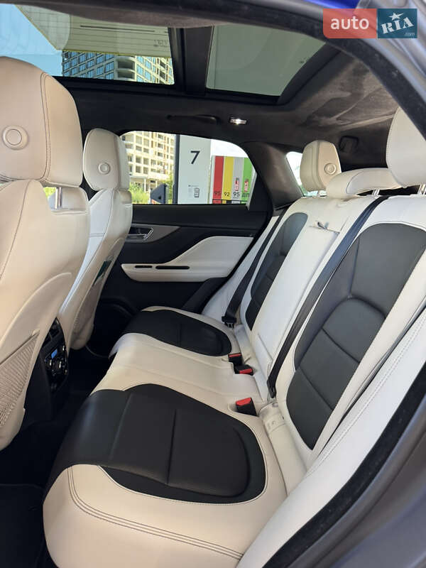Позашляховик / Кросовер Jaguar F-Pace 2018 в Дніпрі
