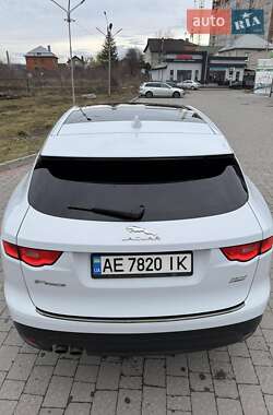 Позашляховик / Кросовер Jaguar F-Pace 2016 в 