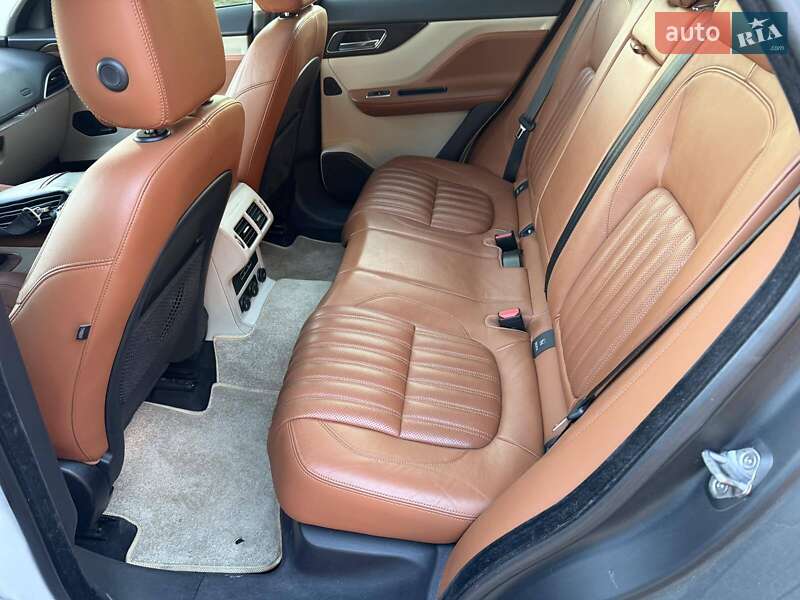 Позашляховик / Кросовер Jaguar F-Pace 2016 в Києві фото 6 Позашляховик / Кросовер Jaguar F-Pace 2016 в Києві