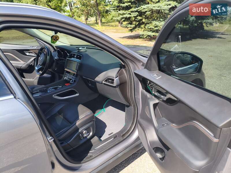 Внедорожник / Кроссовер Jaguar F-Pace 2019 в Чугуеве фото 10 Внедорожник / Кроссовер Jaguar F-Pace 2019 в Чугуеве