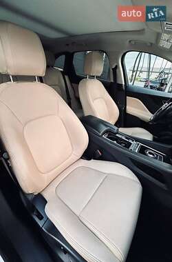 Внедорожник / Кроссовер Jaguar F-Pace 2017 в 