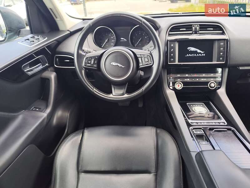 Позашляховик / Кросовер Jaguar F-Pace 2017 в Києві