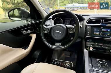 Внедорожник / Кроссовер Jaguar F-Pace 2018 в 