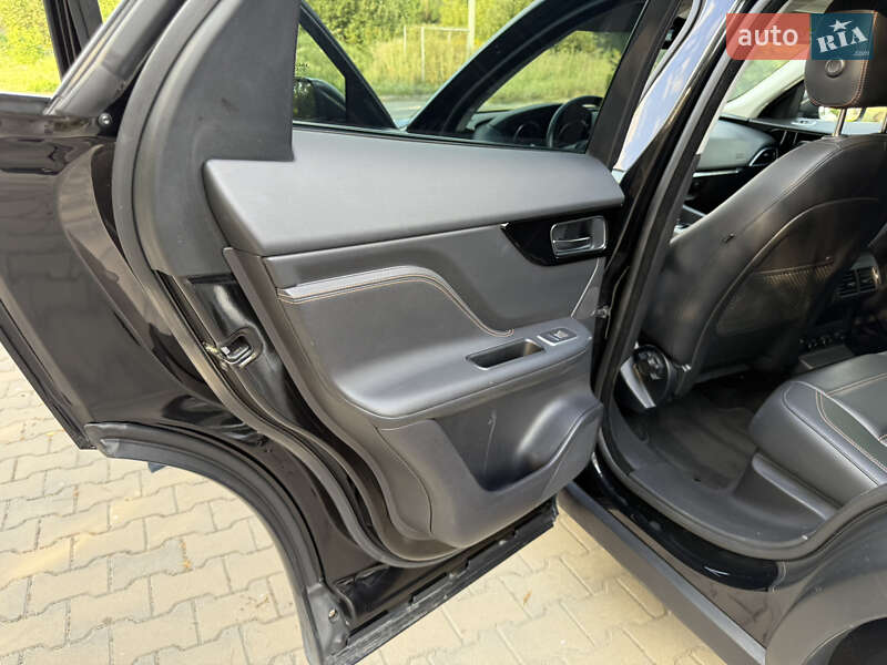 Позашляховик / Кросовер Jaguar F-Pace 2017 в Луцьку