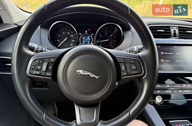 Позашляховик / Кросовер Jaguar F-Pace 2017 в 