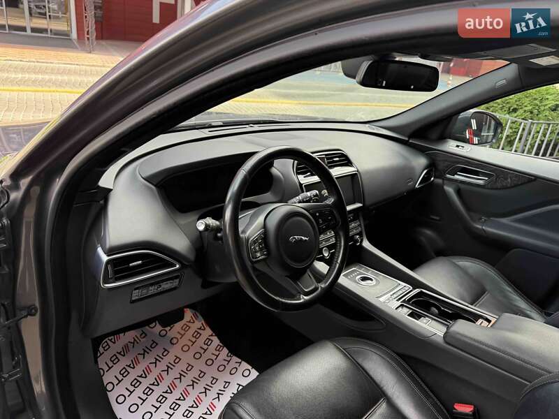Внедорожник / Кроссовер Jaguar F-Pace 2016 в Львове фото 19 Внедорожник / Кроссовер Jaguar F-Pace 2016 в Львове