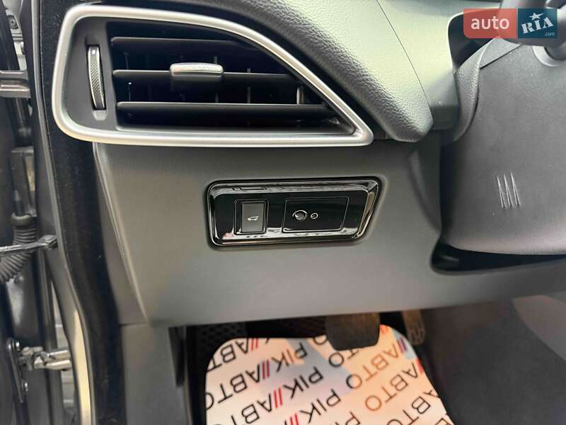 Внедорожник / Кроссовер Jaguar F-Pace 2016 в Львове фото 21 Внедорожник / Кроссовер Jaguar F-Pace 2016 в Львове