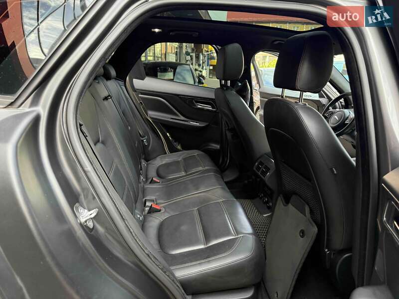 Внедорожник / Кроссовер Jaguar F-Pace 2016 в Львове фото 44 Внедорожник / Кроссовер Jaguar F-Pace 2016 в Львове